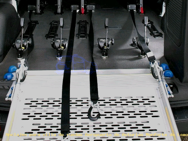 Anclaje silla de ruedas Aeropuerto de Asturias Monforte de Lemos