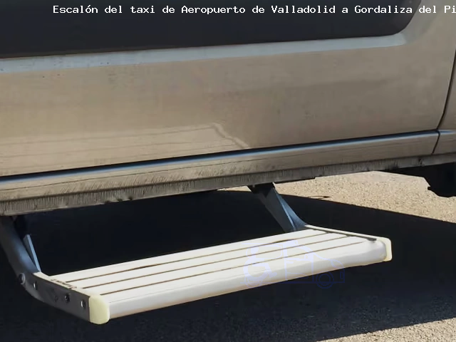 Taxi con escalón de Aeropuerto de Valladolid a Gordaliza del Pino