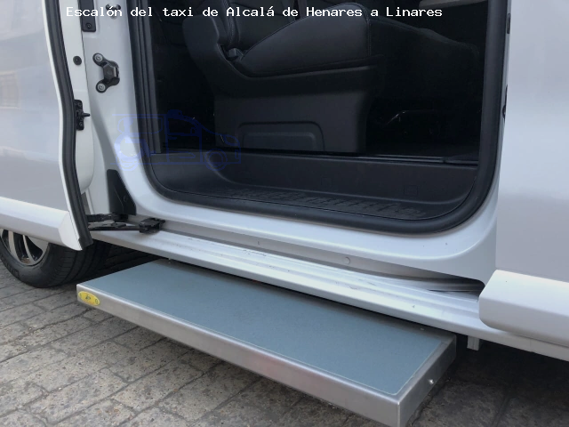 Escalón del taxi de  a Linares
