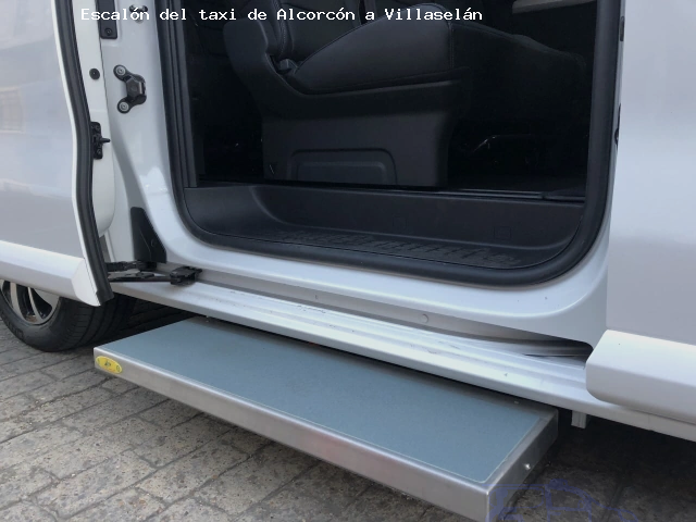 Taxi con escalón ruta Alcorcón Villaselán