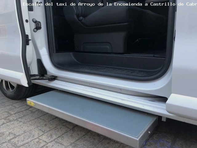 Taxi con escalón de Arroyo de la Encomienda a Castrillo de Cabrera