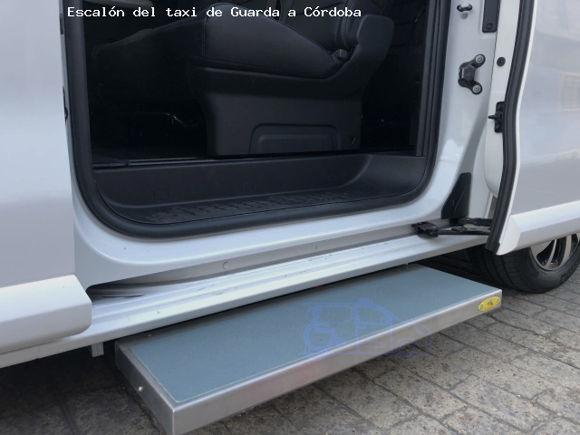 Taxi con escalón ruta Guarda Córdoba
