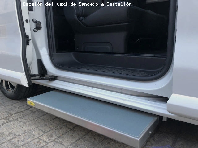 Escalón del taxi de  a Castellón