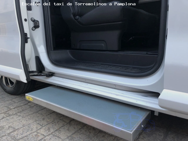 Taxi con escalón de Torremolinos a Pamplona