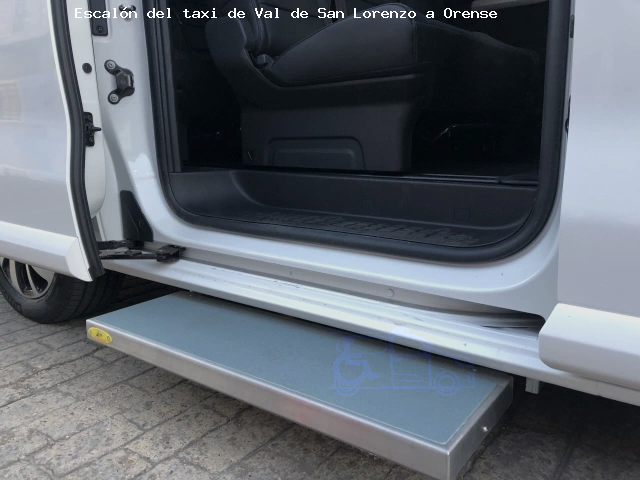Escalón del taxi de  a Orense