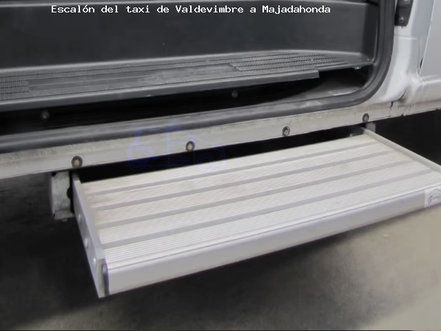 Taxi con escalón Valdevimbre Majadahonda