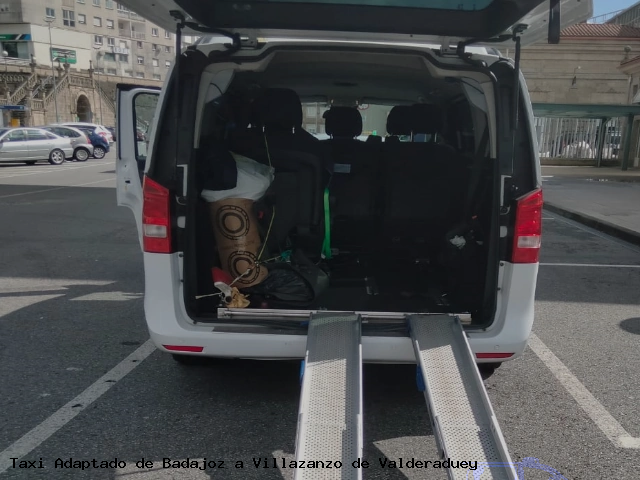 Taxi accesible de Villazanzo de Valderaduey a Badajoz