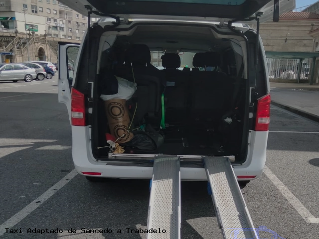 Taxi accesible de Trabadelo a Sancedo
