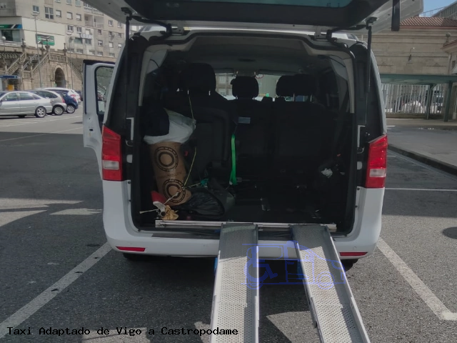 Taxi accesible de Castropodame a Vigo